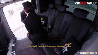 FuckedInTraffic - Jocelyne szexi cseh csajszi és a sofőr