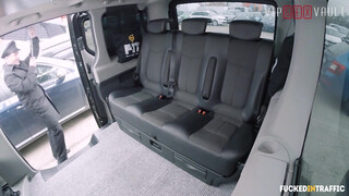 VIPSEXVAULT - Kemény és vad dugás a taxiban