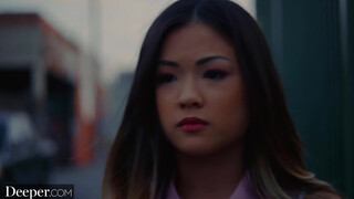 Deeper - Gianna Dior és Lulu Chu hármasban dugnak