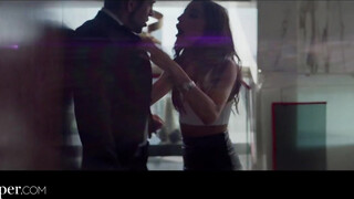 Deeper - Emily Willis régi vágya teljesült