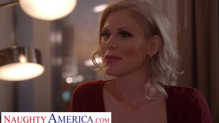 Naughty America - Casca Akashova az óriás cicis anyuka