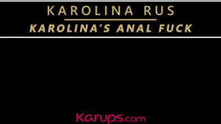 Karolina Rus élvezi az anál szexet