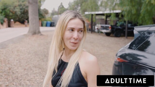 Aiden Ashley és Charlotte Sins vágytól fűtött leszbi afférja